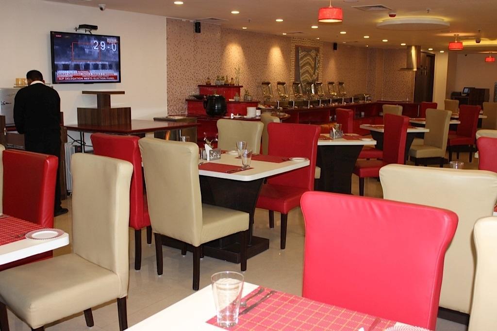 Xenious World Square Hotel Ghaziabad Exterior photo