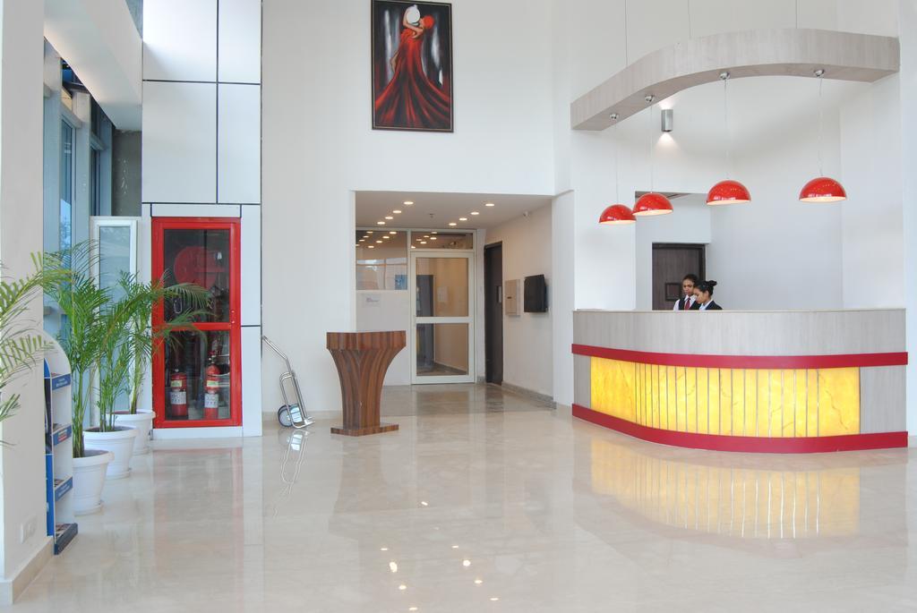 Xenious World Square Hotel Ghaziabad Exterior photo